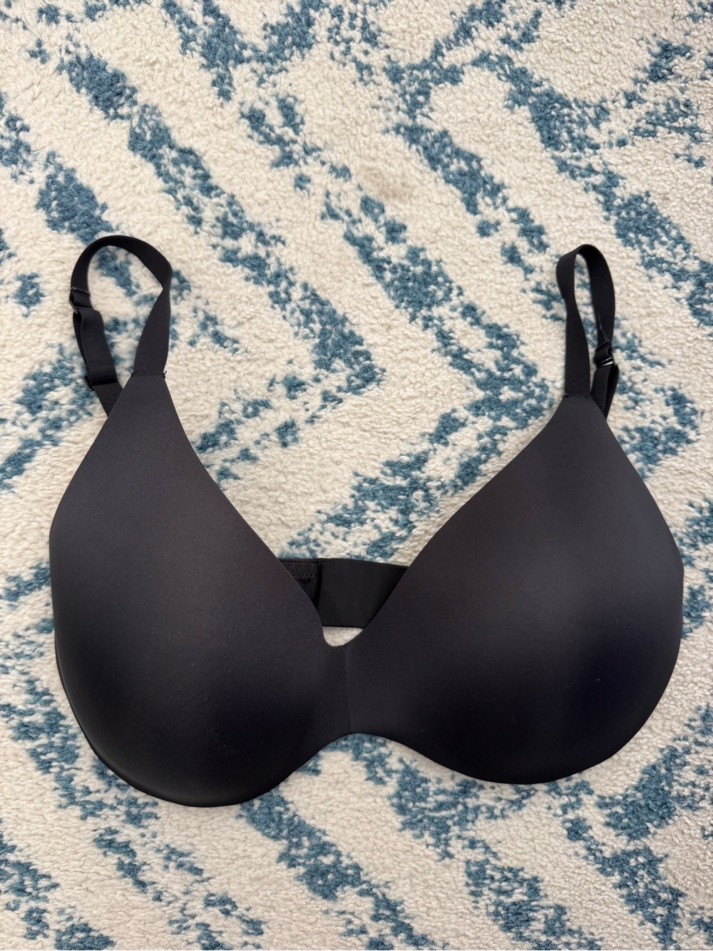 SKIMS Smooth Black Seamless T-Shirt Bra